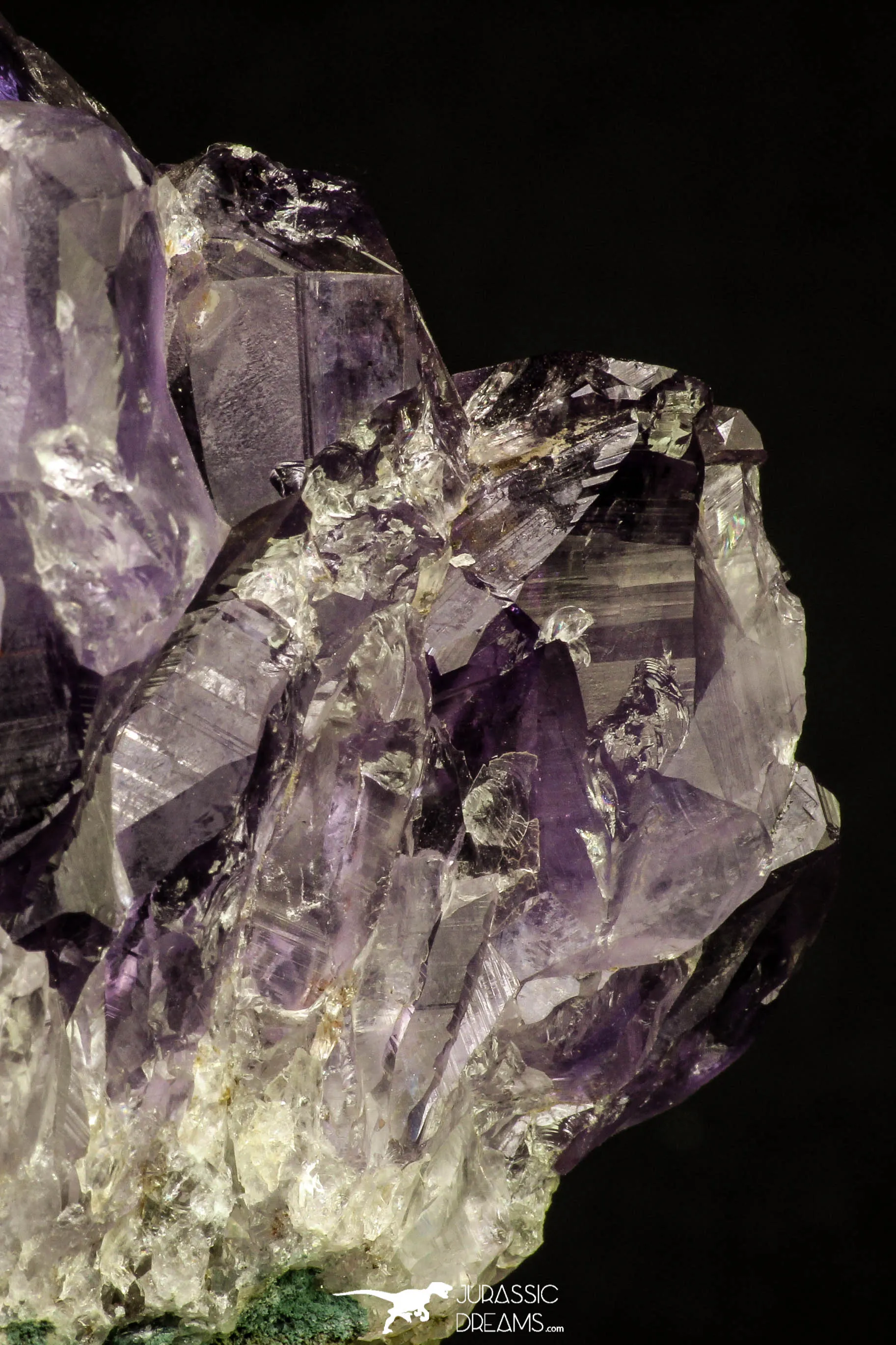 20847 - Beautiful Purple Natural Amethyst Crystals Cluster Minas Gerais District - Brazil