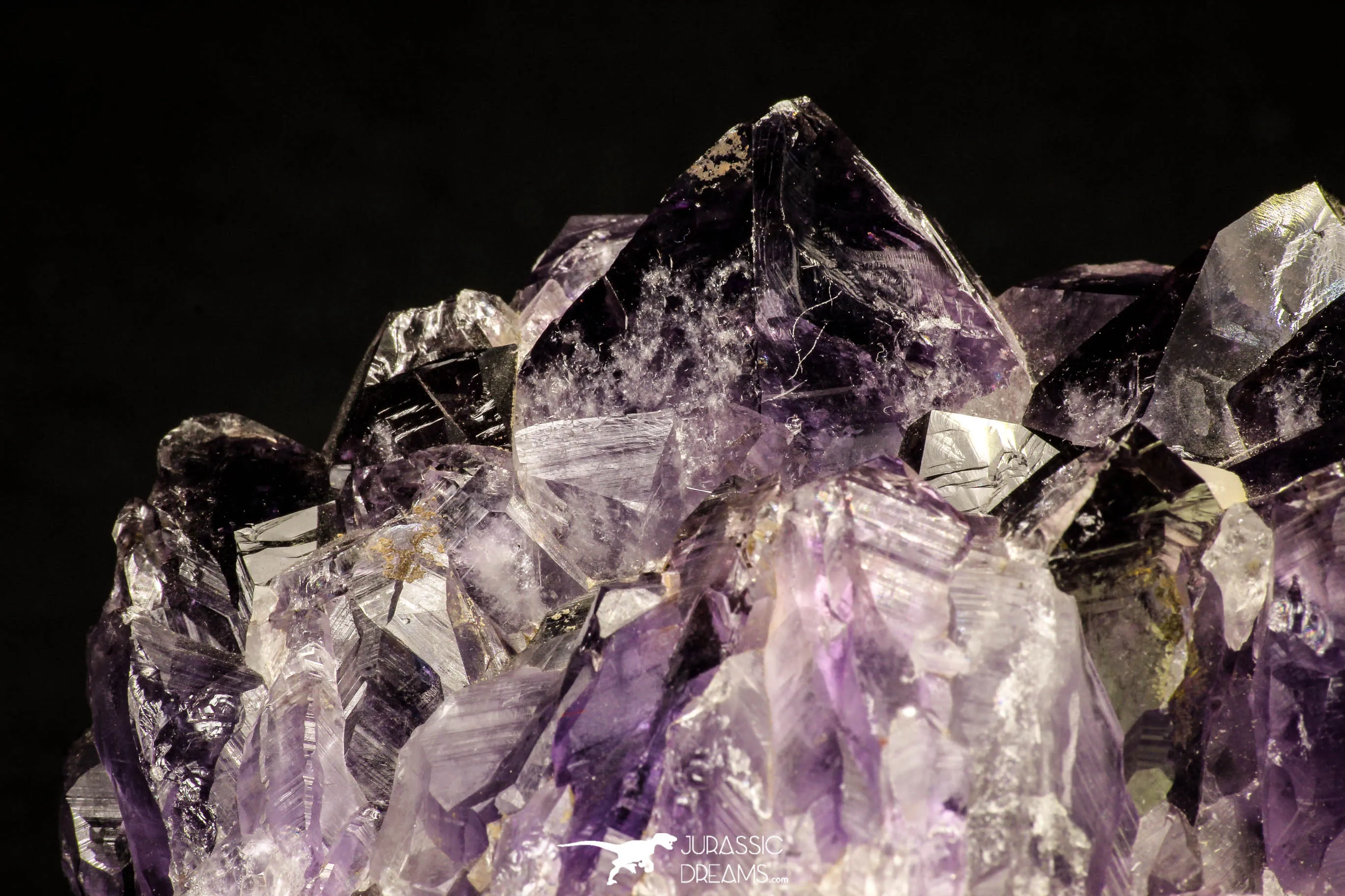20847 - Beautiful Purple Natural Amethyst Crystals Cluster Minas Gerais District - Brazil