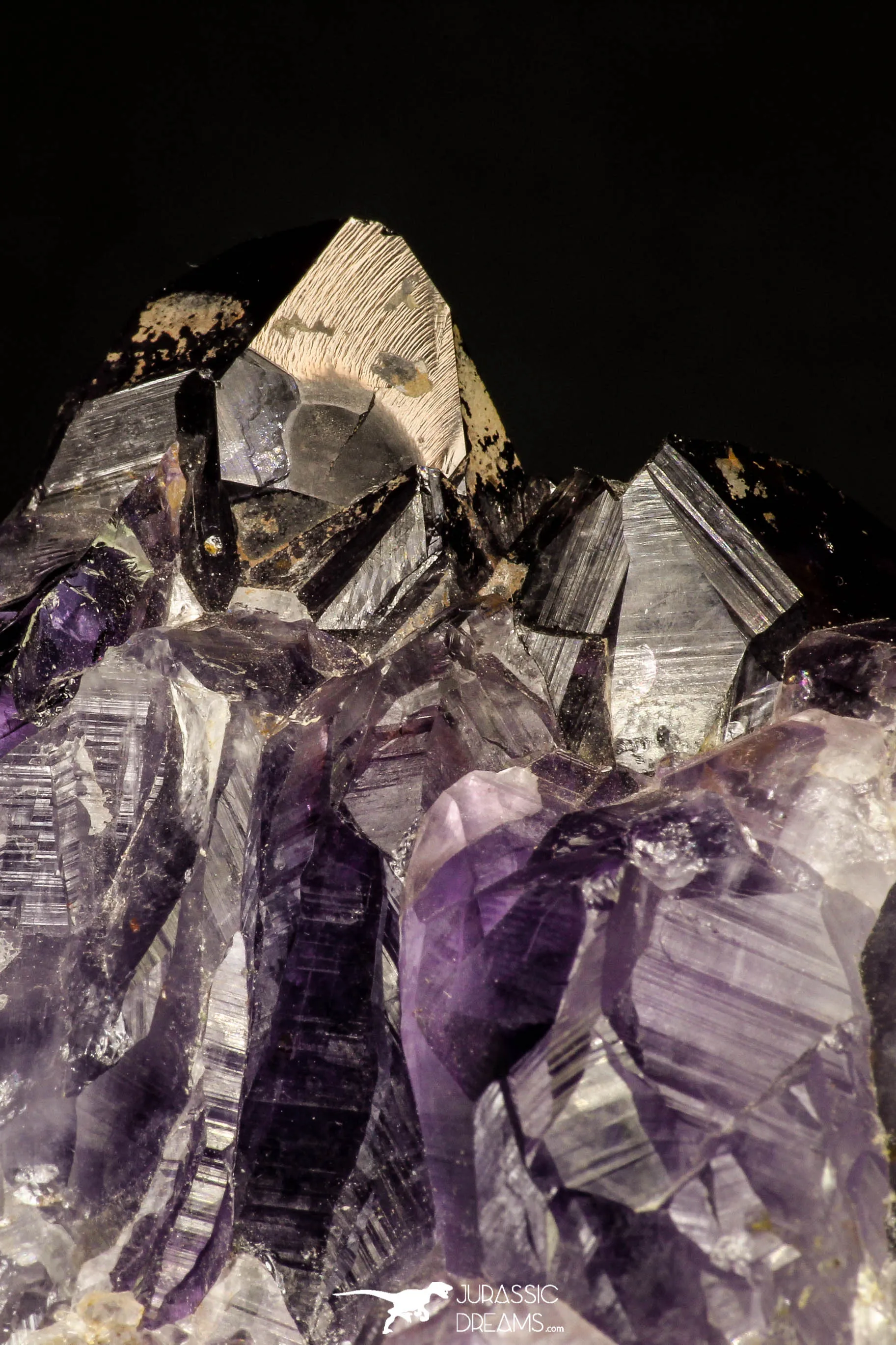 20847 - Beautiful Purple Natural Amethyst Crystals Cluster Minas Gerais District - Brazil