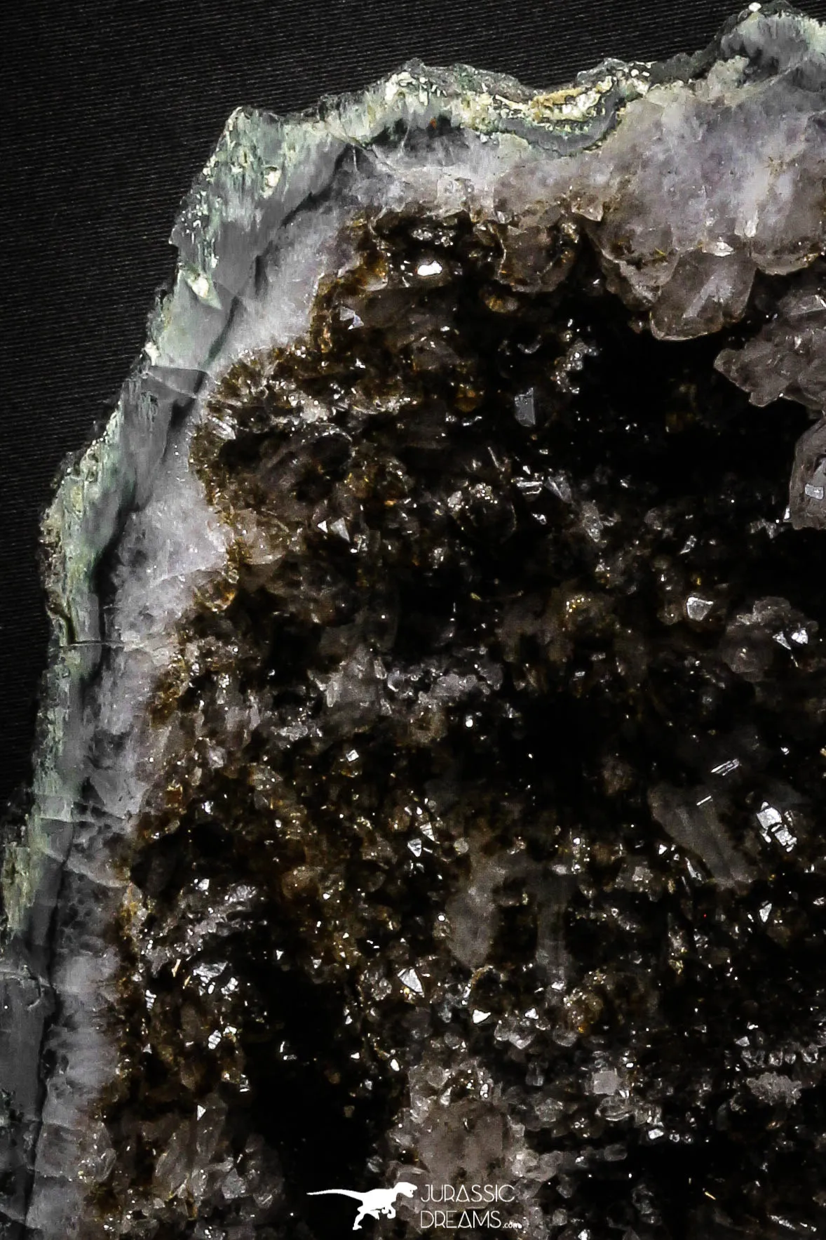 22089 - Beautiful Purple Natural Quartz Geode Minas Gerais District - Brazil