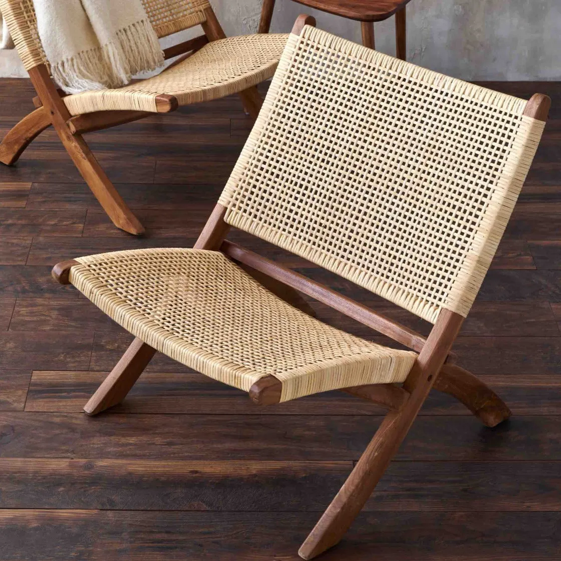 ALTA FOLDING LOUNGE CHAIR