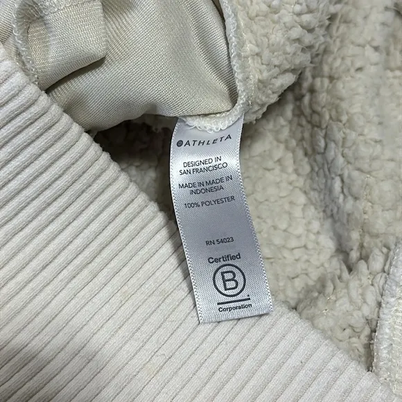 Athleta cream Talus sherpa fleece half zip pullover sweater top