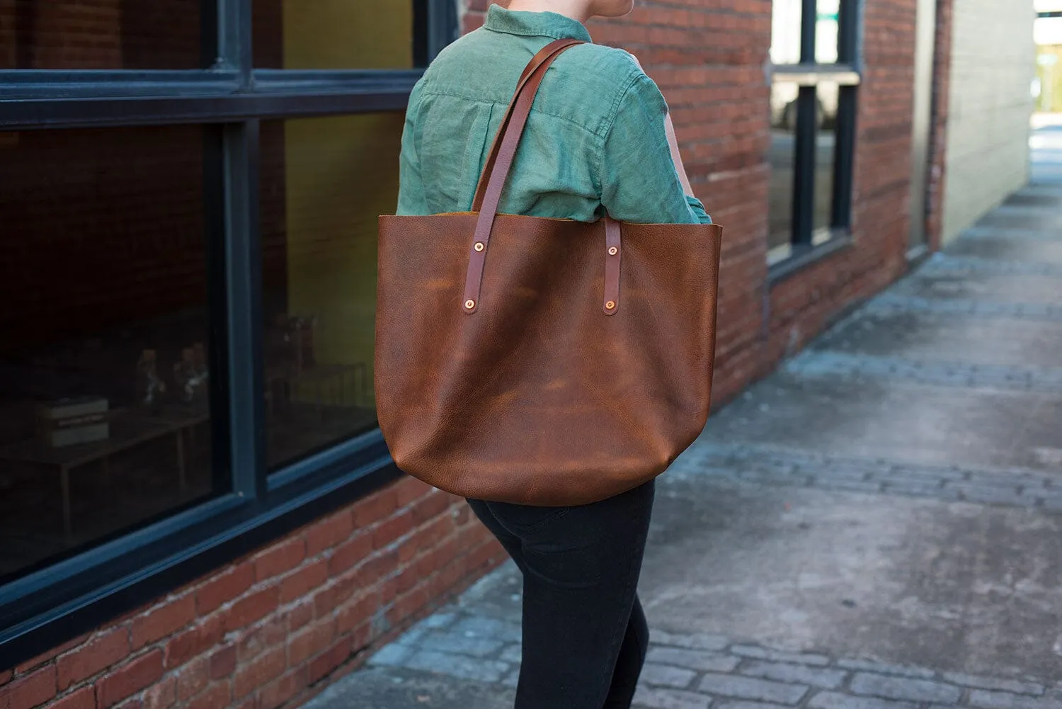 AVERY LEATHER TOTE BAG - LARGE - JADE BISON