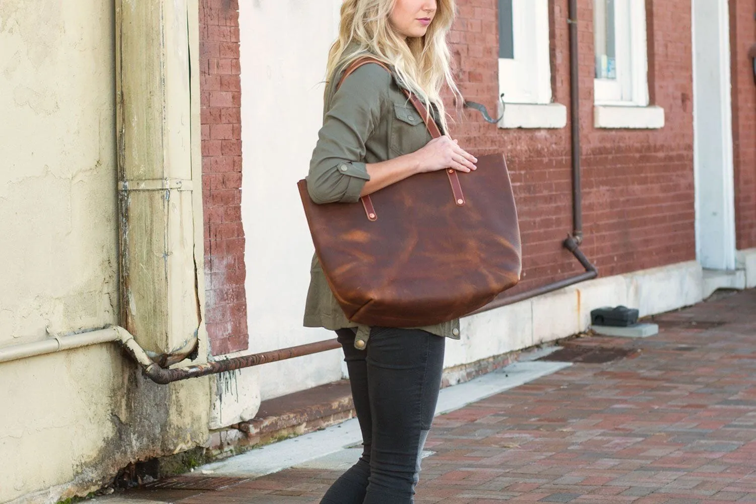 AVERY LEATHER TOTE BAG - LARGE - JADE BISON
