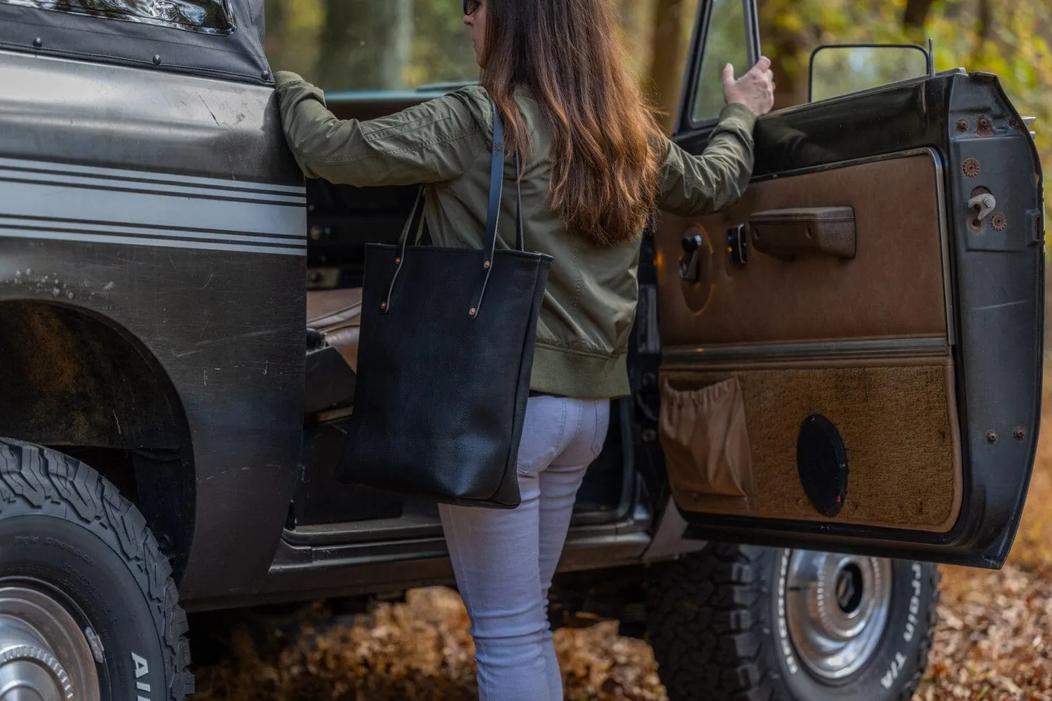 AVERY LEATHER TOTE BAG - SLIM LARGE - BLACK BISON