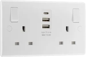 BG 822UAAC15 White Round Edge 13A Double Socket   2xUSB A  1xUSB C(15W)