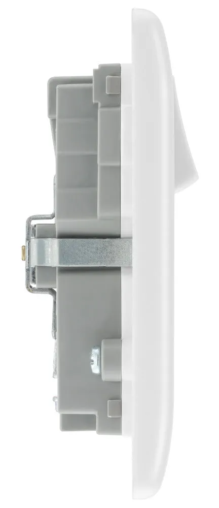 BG 822UACC30 White Round Edge 13A Double Socket   2xUSB C  1xUSB A(30W)