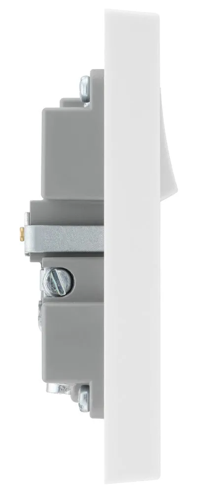 BG 921UAC18 White Square Edge 13A Single Switched Power Socket   USB A C (18W)