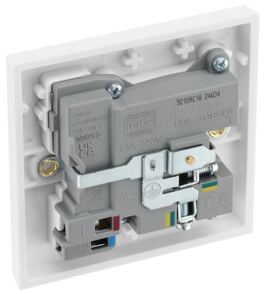 BG 921UAC18 White Square Edge 13A Single Switched Power Socket   USB A C (18W)