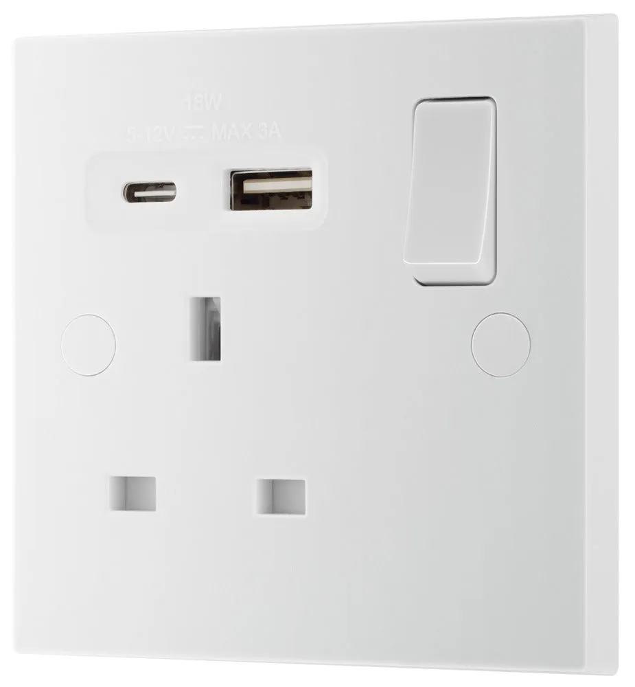 BG 921UAC18 White Square Edge 13A Single Switched Power Socket   USB A C (18W)