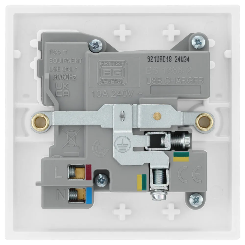 BG 921UAC18 White Square Edge 13A Single Switched Power Socket   USB A C (18W)