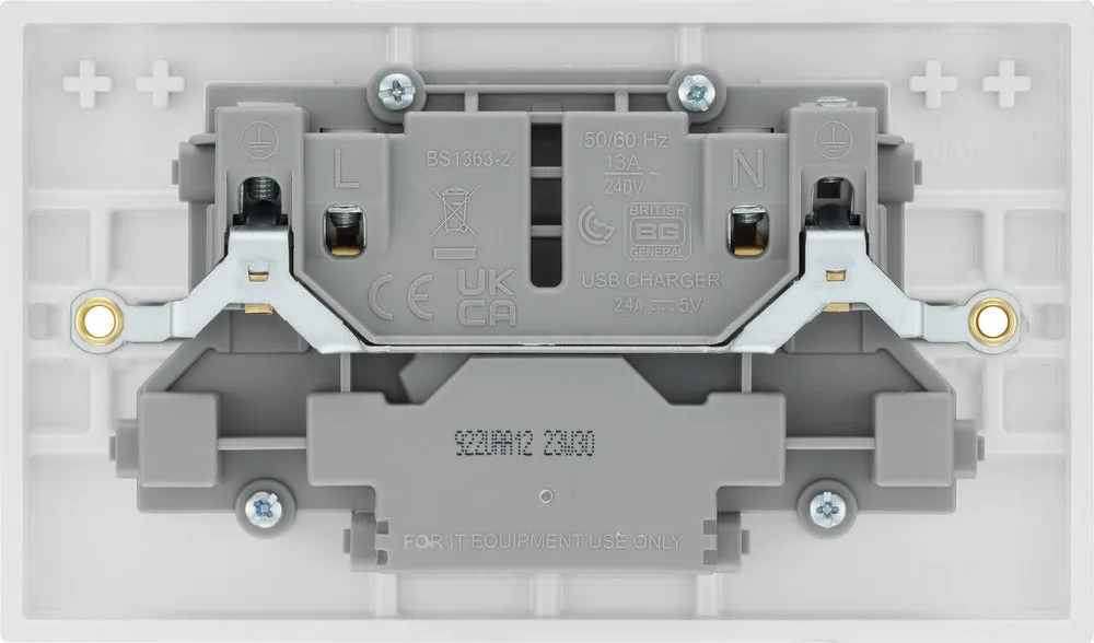 BG 922UAA12 White Square Edge 13A Double Socket   2xUSB A (12W)