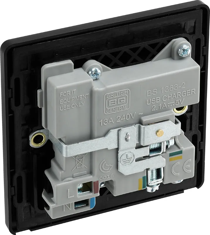 BG Evolve PCDMG21U2B 13A Single Switched Power Socket   2xUSB(2.1A) - Matt Grey (Black)