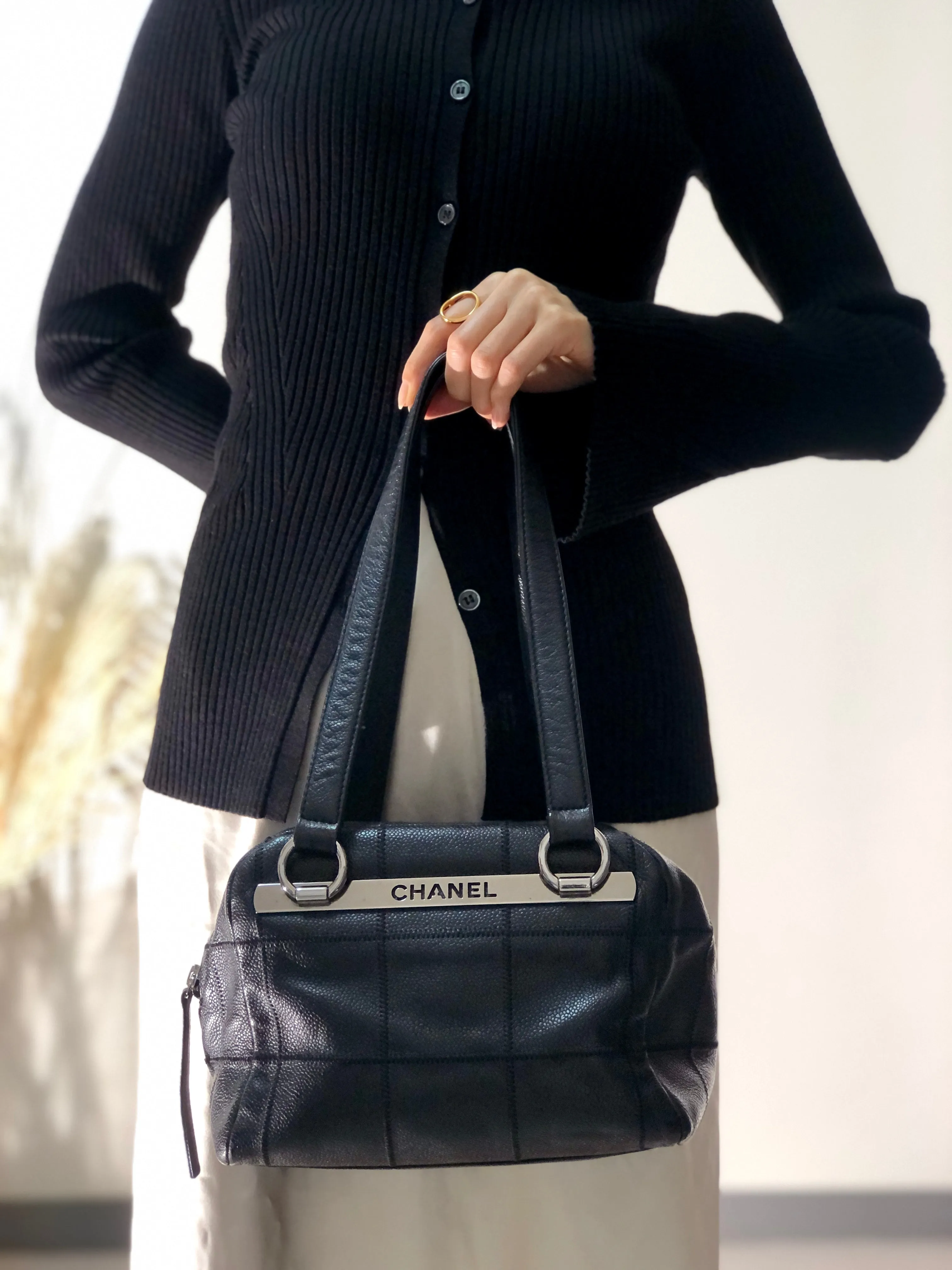 CHANEL Chocolate Bar Leather Shoulder bag Boston bag Black Vintage haptki
