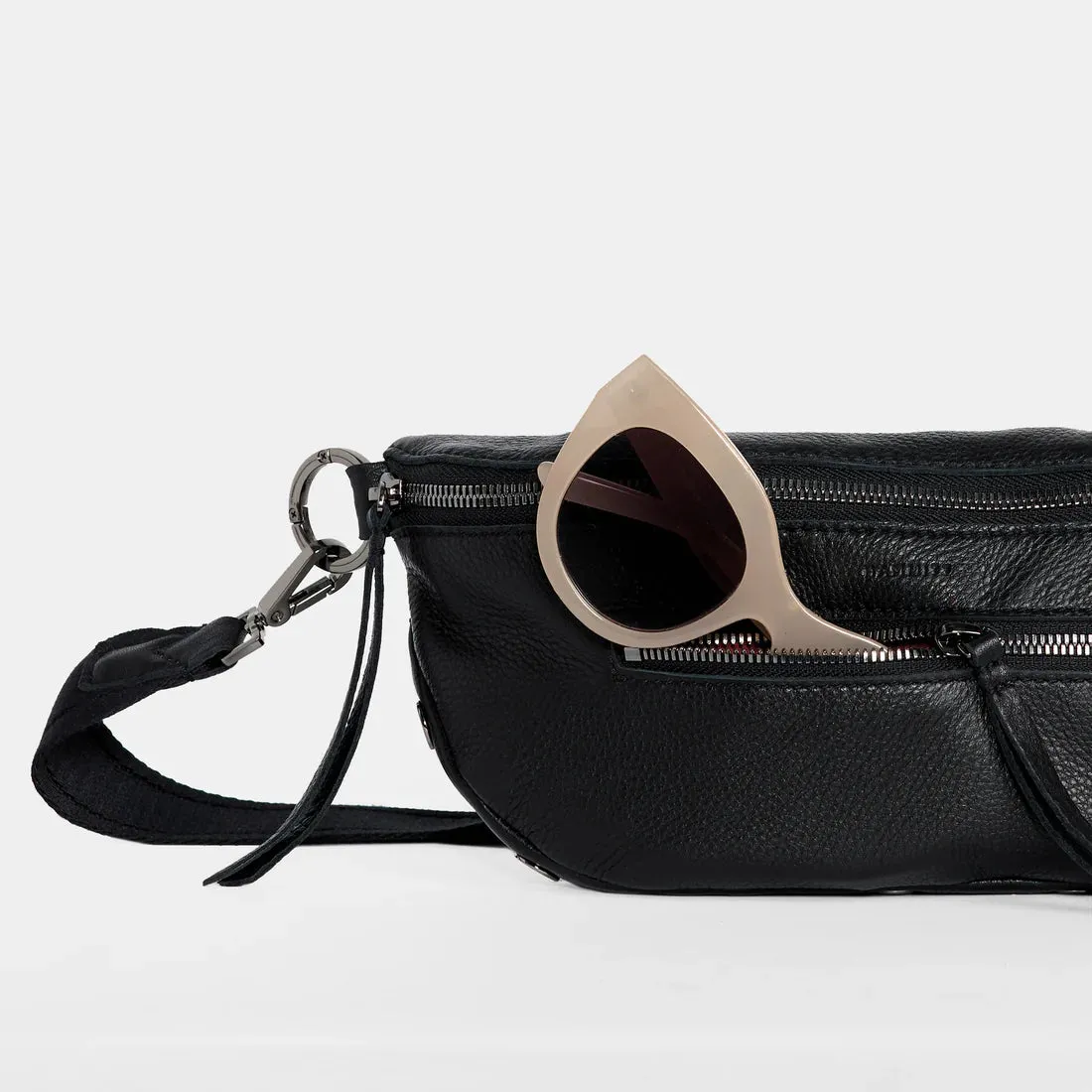 Charles Crossbody Med Black/Gunmetal