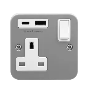 Click CL785 Metal Clad 13A 1 Gang Switched Safety Shutter Socket Outlet with Type A & C USB (4A) Outlets