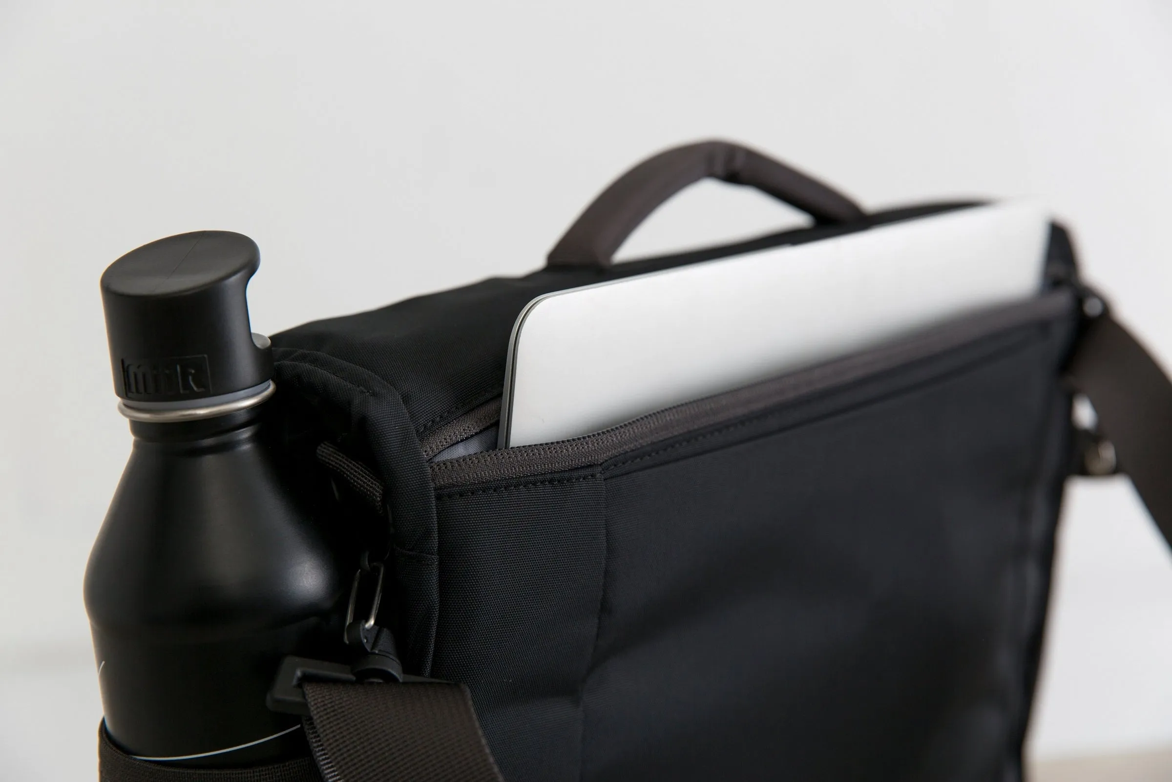 Closer Laptop Briefcase