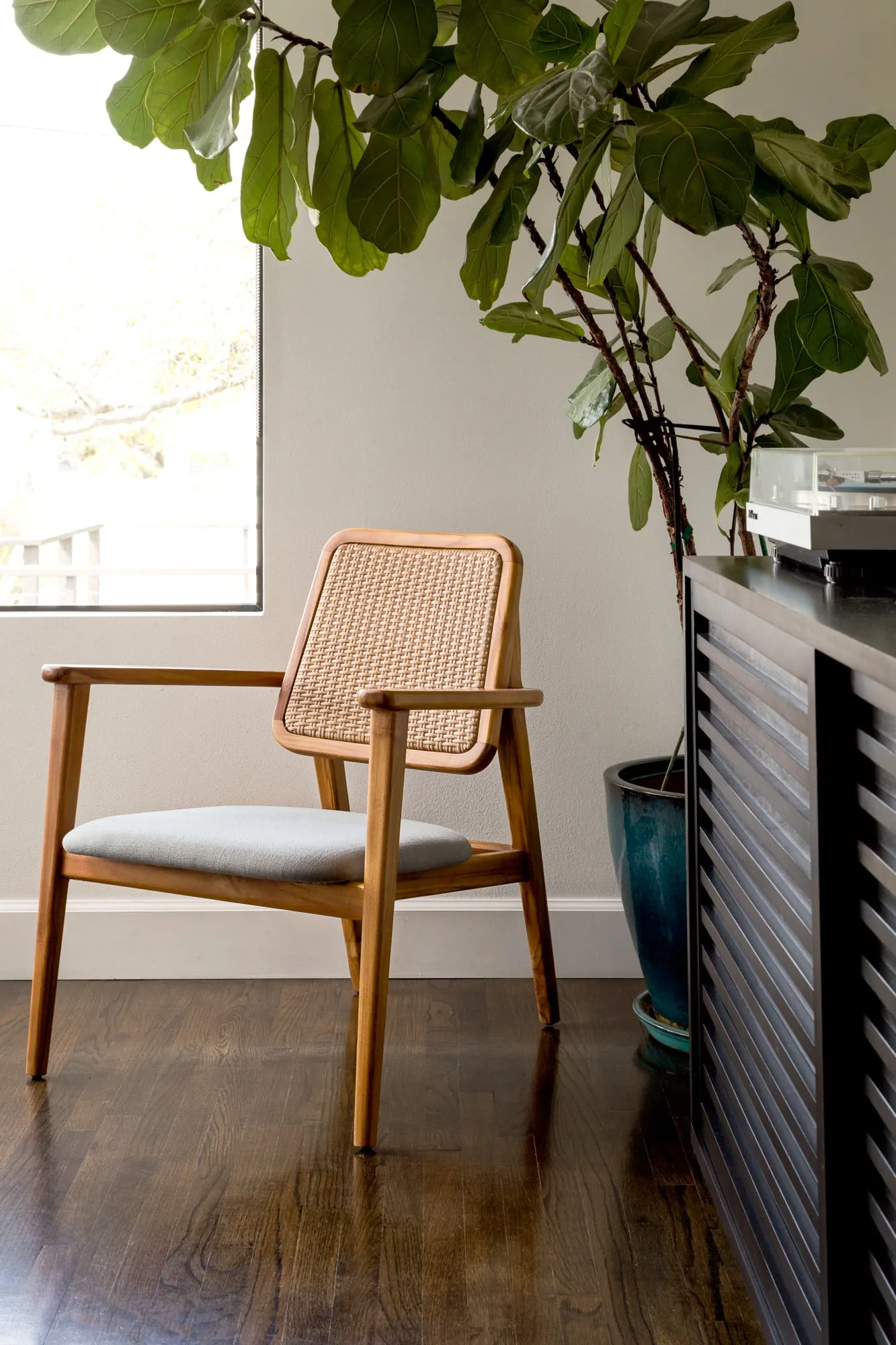 Gedhe Teak and Rattan Facelift Chair