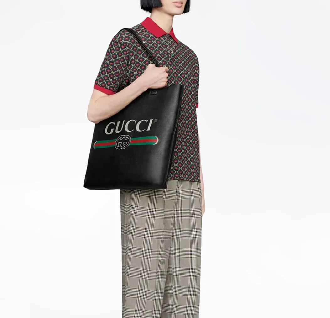 Gucci Logo Print Leather Tote Bag in Black