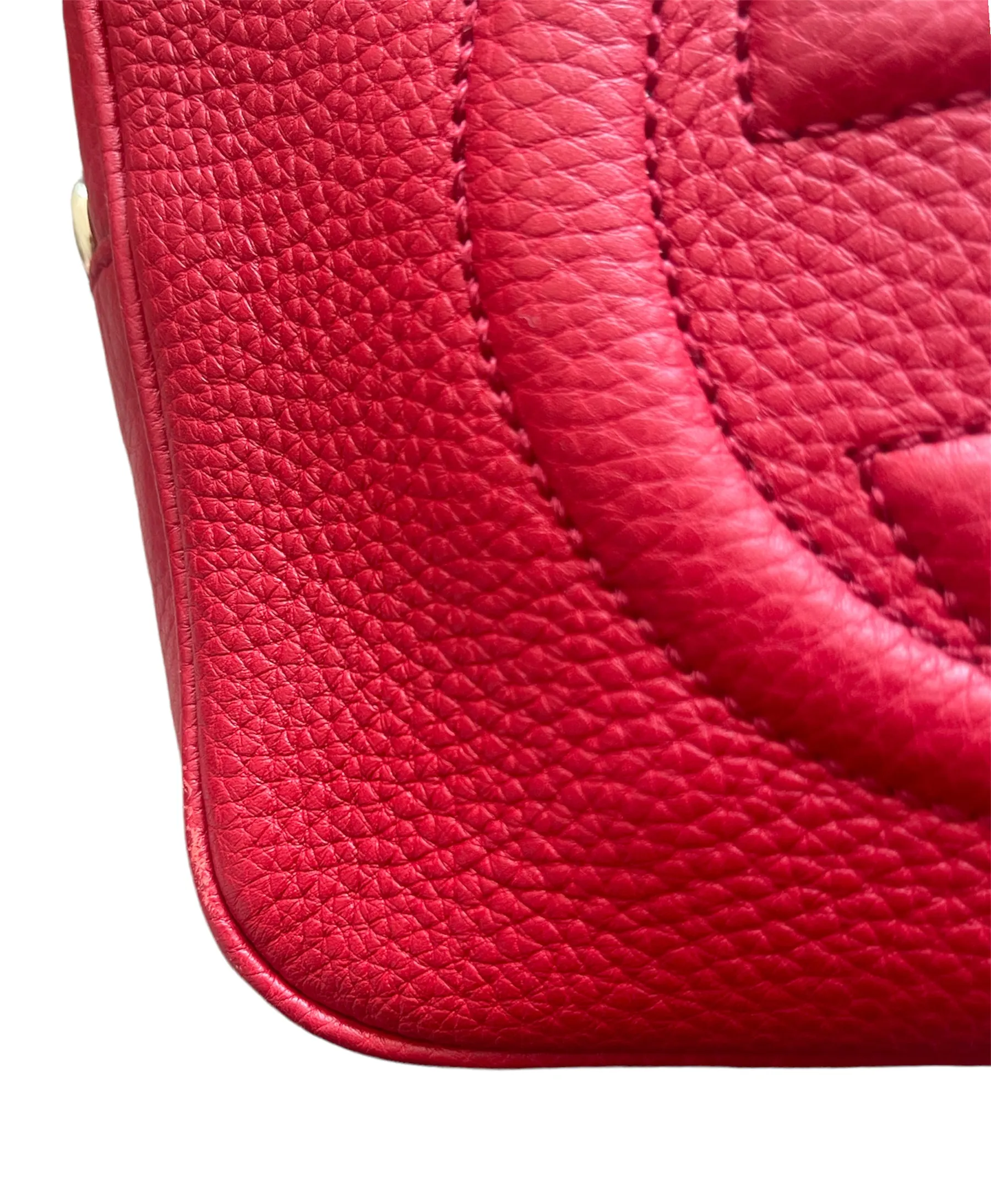 Gucci Red Pebbled Calfskin Leather Soho Disco Crossbody Bag