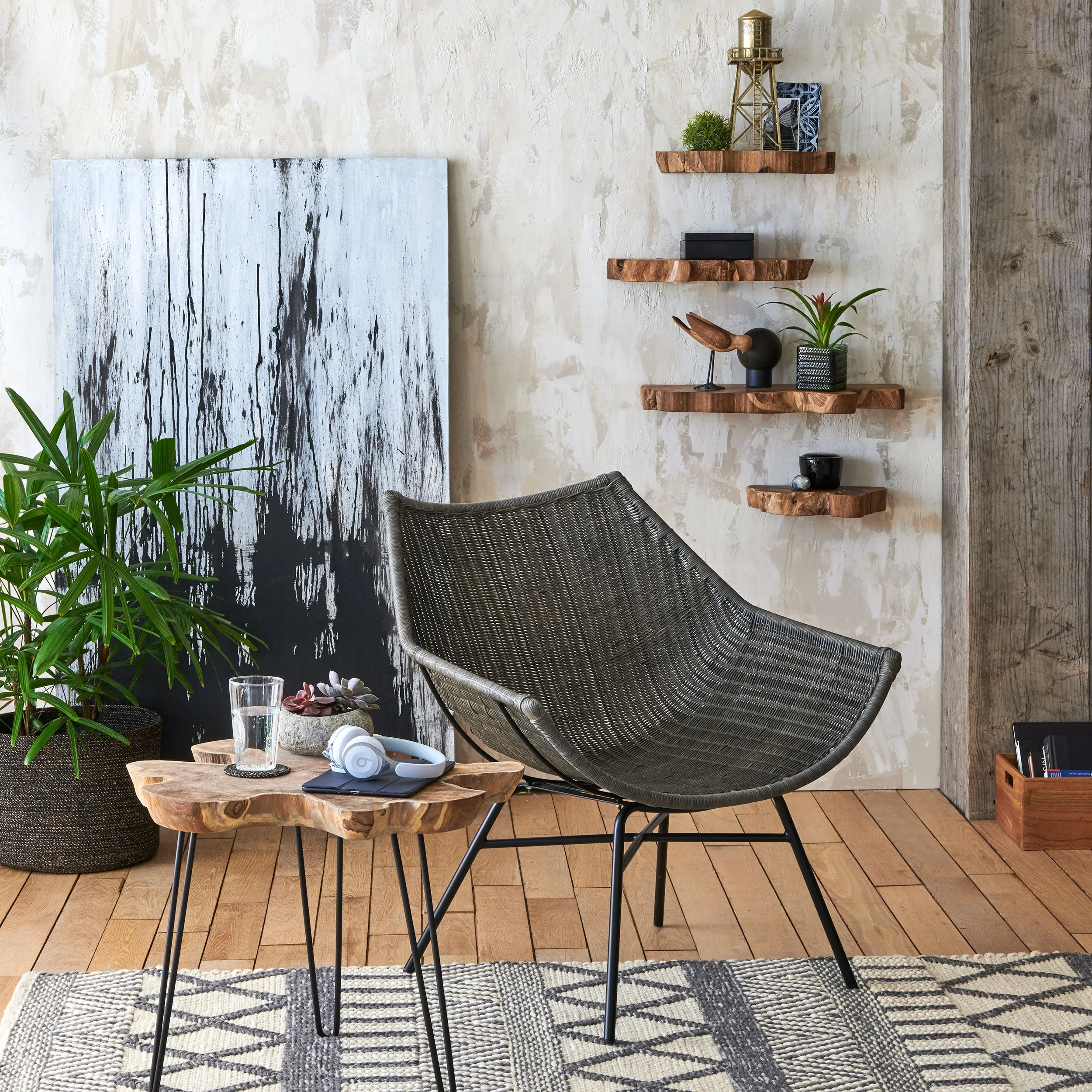 KAMALA LOUNGE CHAIR