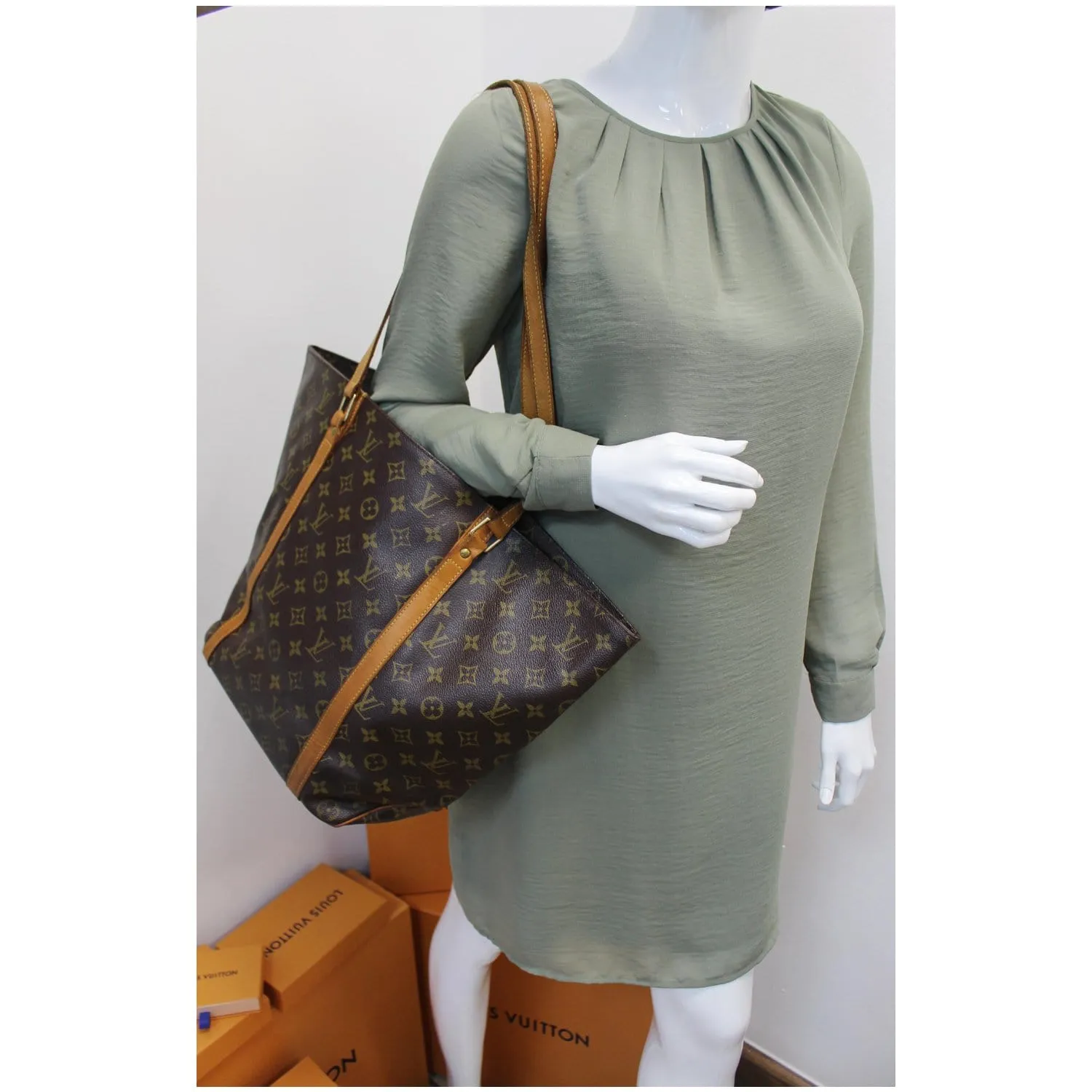 LOUIS VUITTON Sac Shopping Monogram Canvas Tote Bag Brown