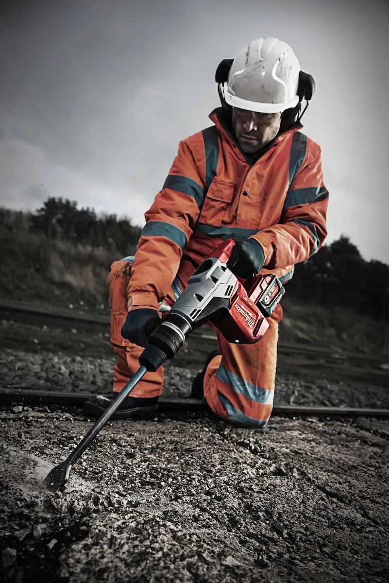 M18 FUEL M18CHM-902C 40mm SDS-Max Drilling and Breaking Hammer Drill / Chipping Hammer Breaker
