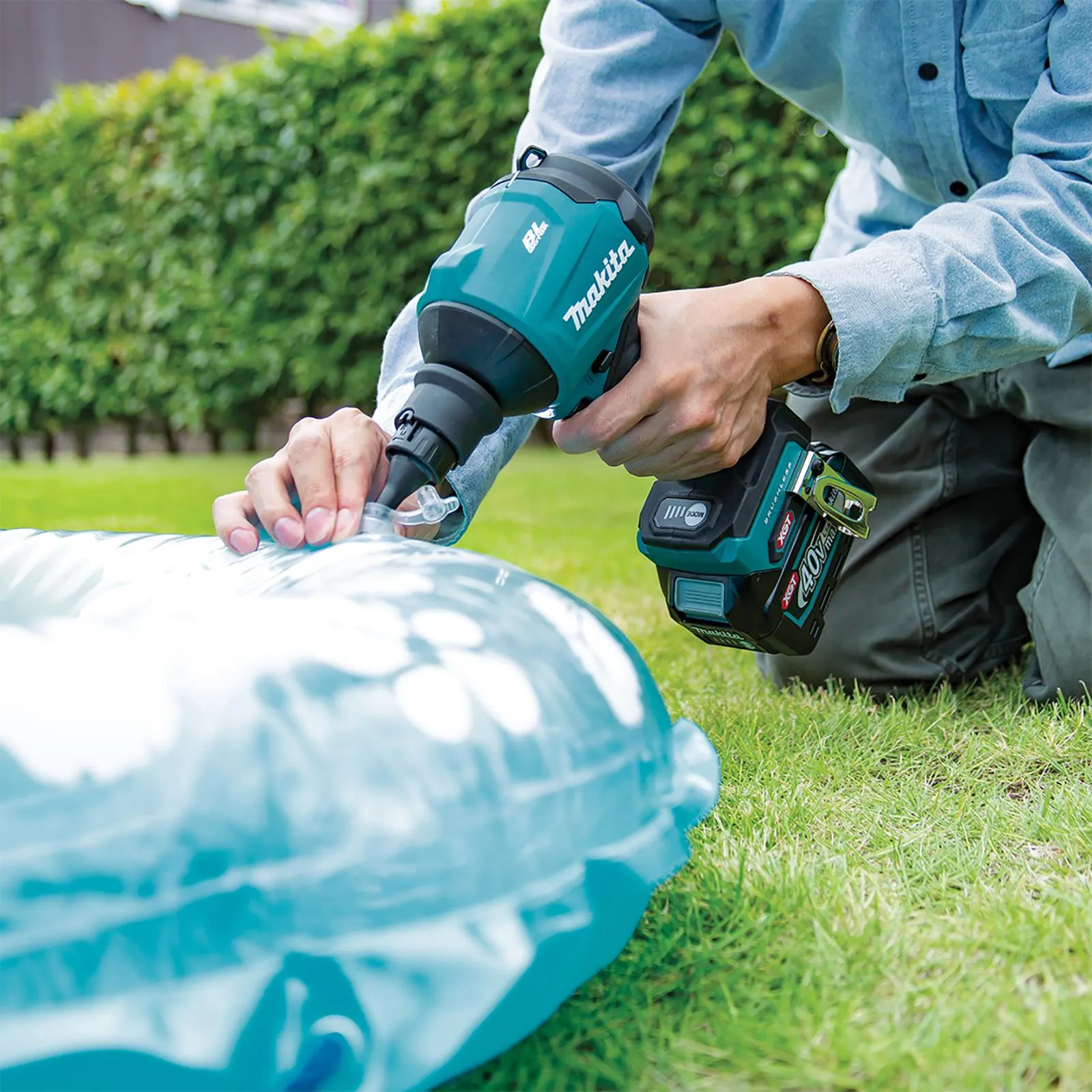 Makita Dust Blower 40V Max XGT Brushless 2 x 2.5Ah Batteries Charger Tool Bag Kit AS001GD202