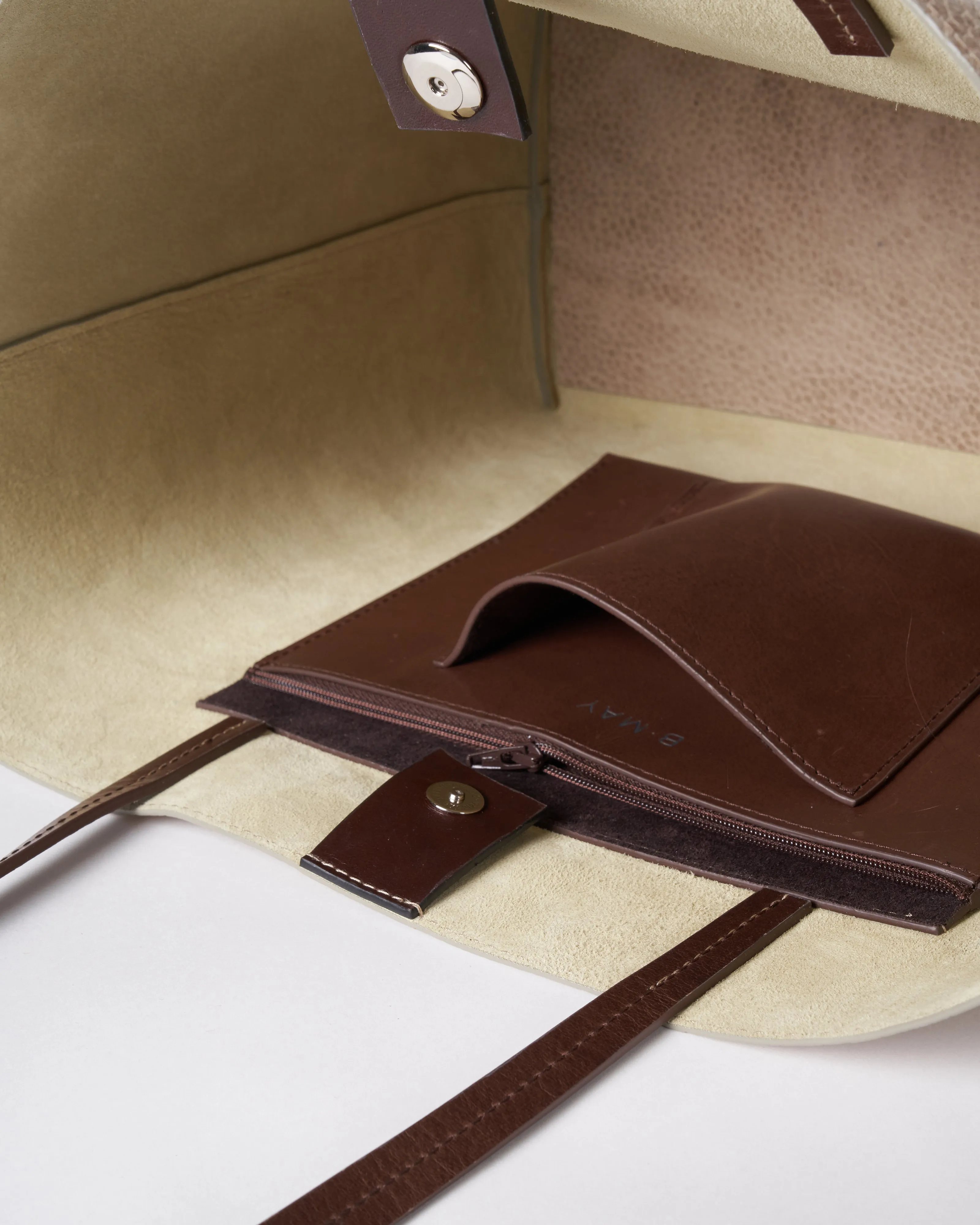 medium essential tote - stone ovino