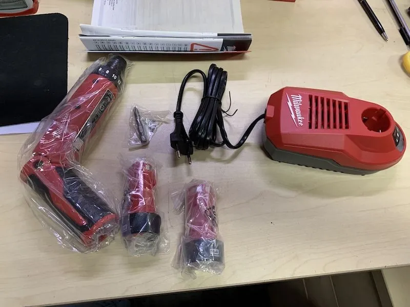 Milwaukee M4 D-202B Cordless Drill Driver / Battery Screwdriver