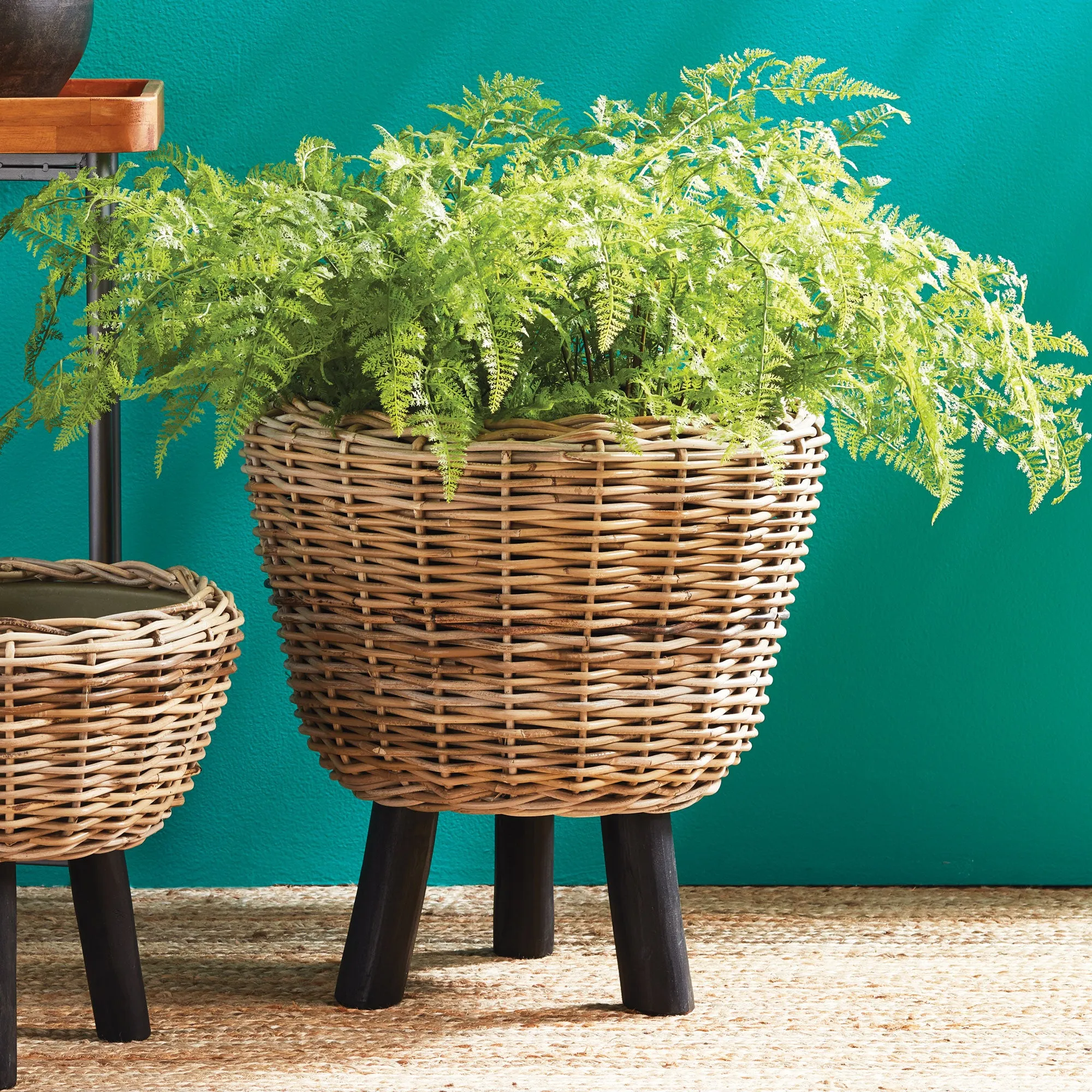 NAPA Home & Garden, WOVEN RATTAN DRY BASKET PLANT RISER 21.25",NNV427