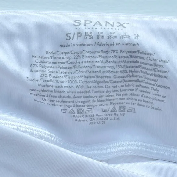 NWOT Spanx Get Moving Double Layer Shorts Size S White Back Zip Pocket Lined