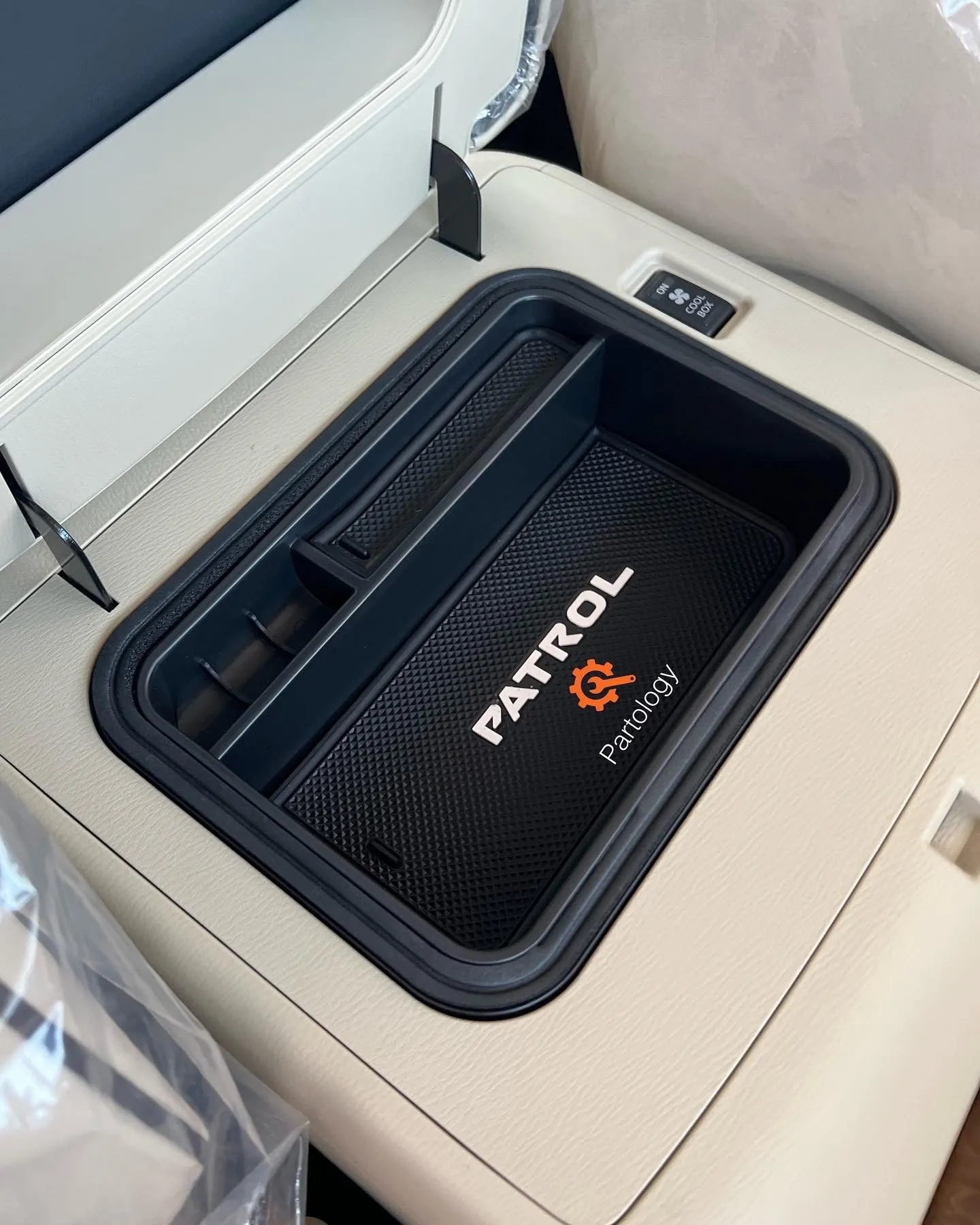 Partology - Nissan Patrol Y62 center console organizer (2010 - 2024)