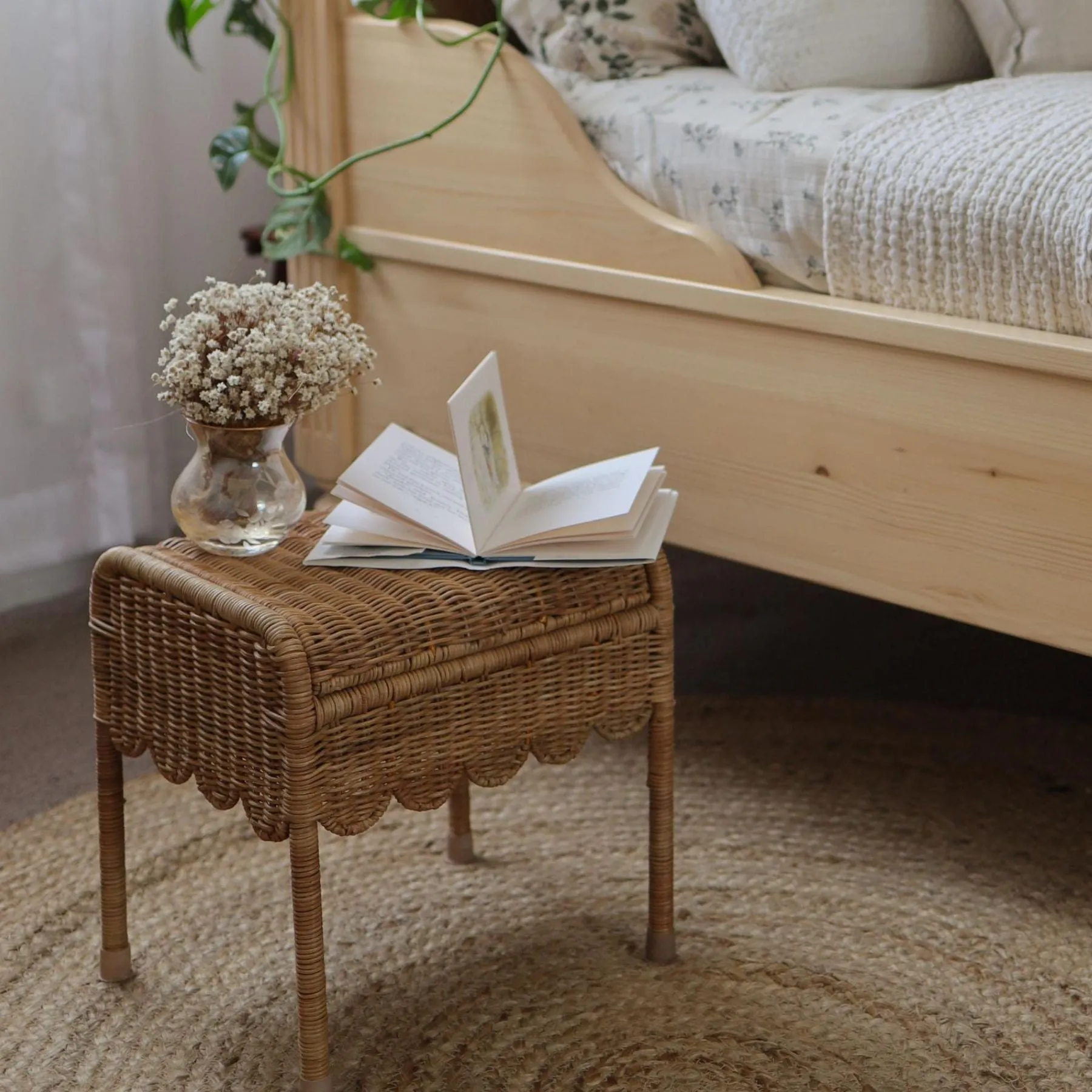 Petal Storie Stool