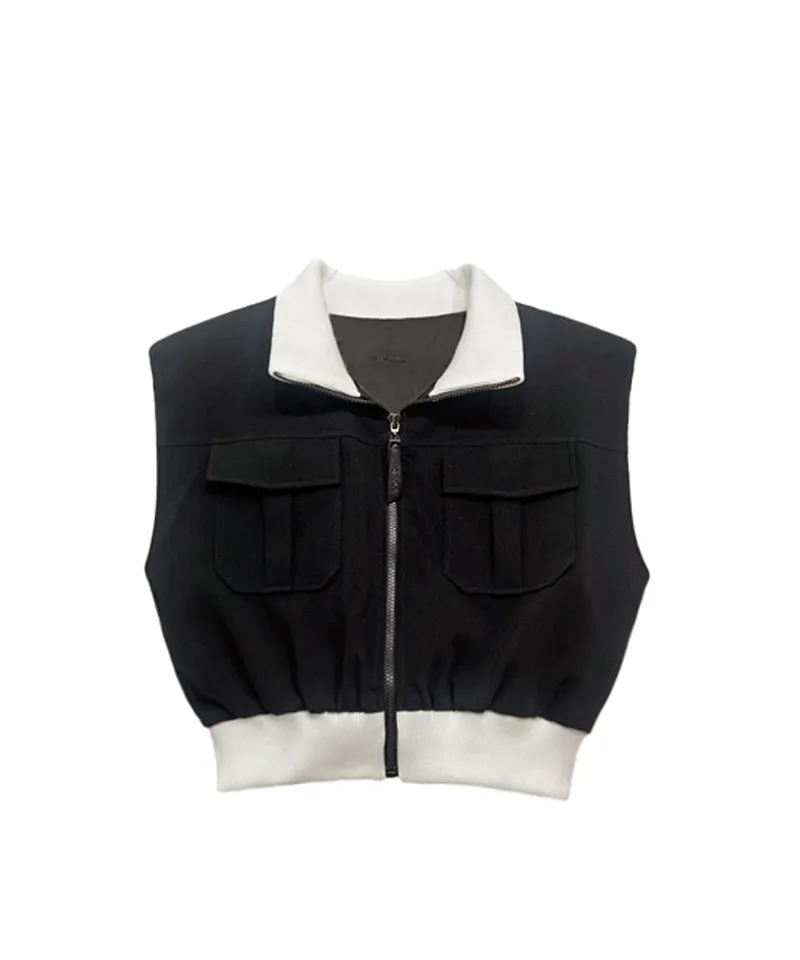 Q.C PLAY: Pintuck Pocket Shirring Zip-up  Vest - Black