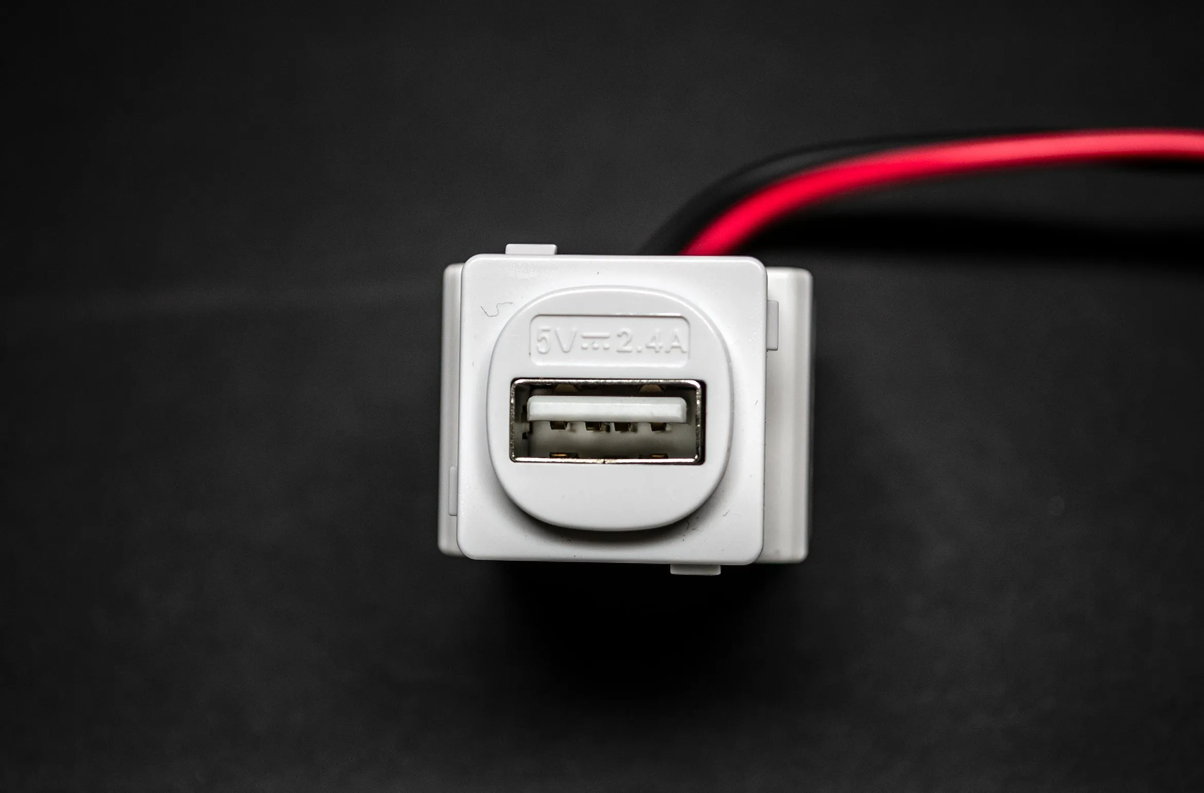 Sockets HEM USB 5VDC 2.4 Amp 1-4 Gang