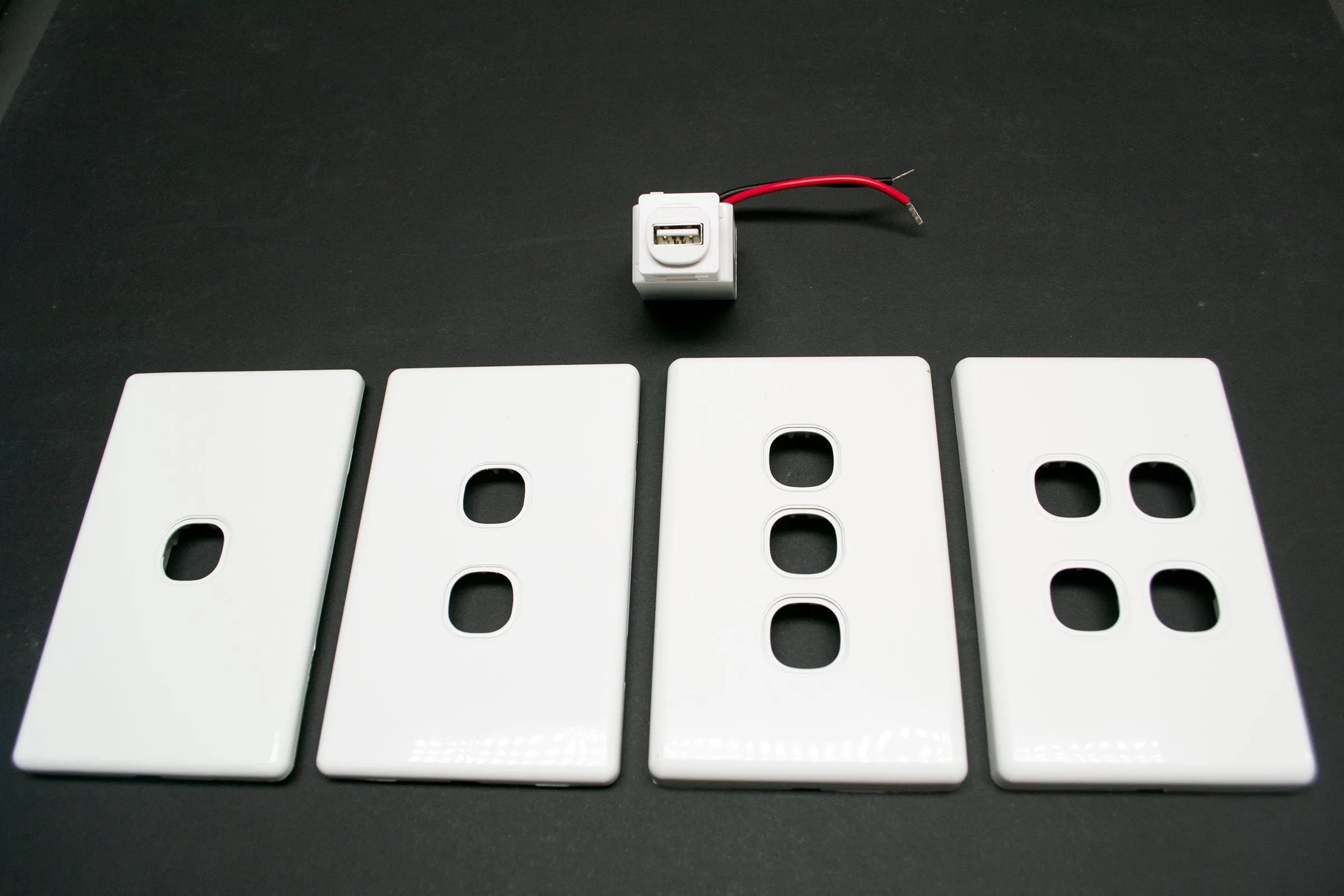 Sockets HEM USB 5VDC 2.4 Amp 1-4 Gang