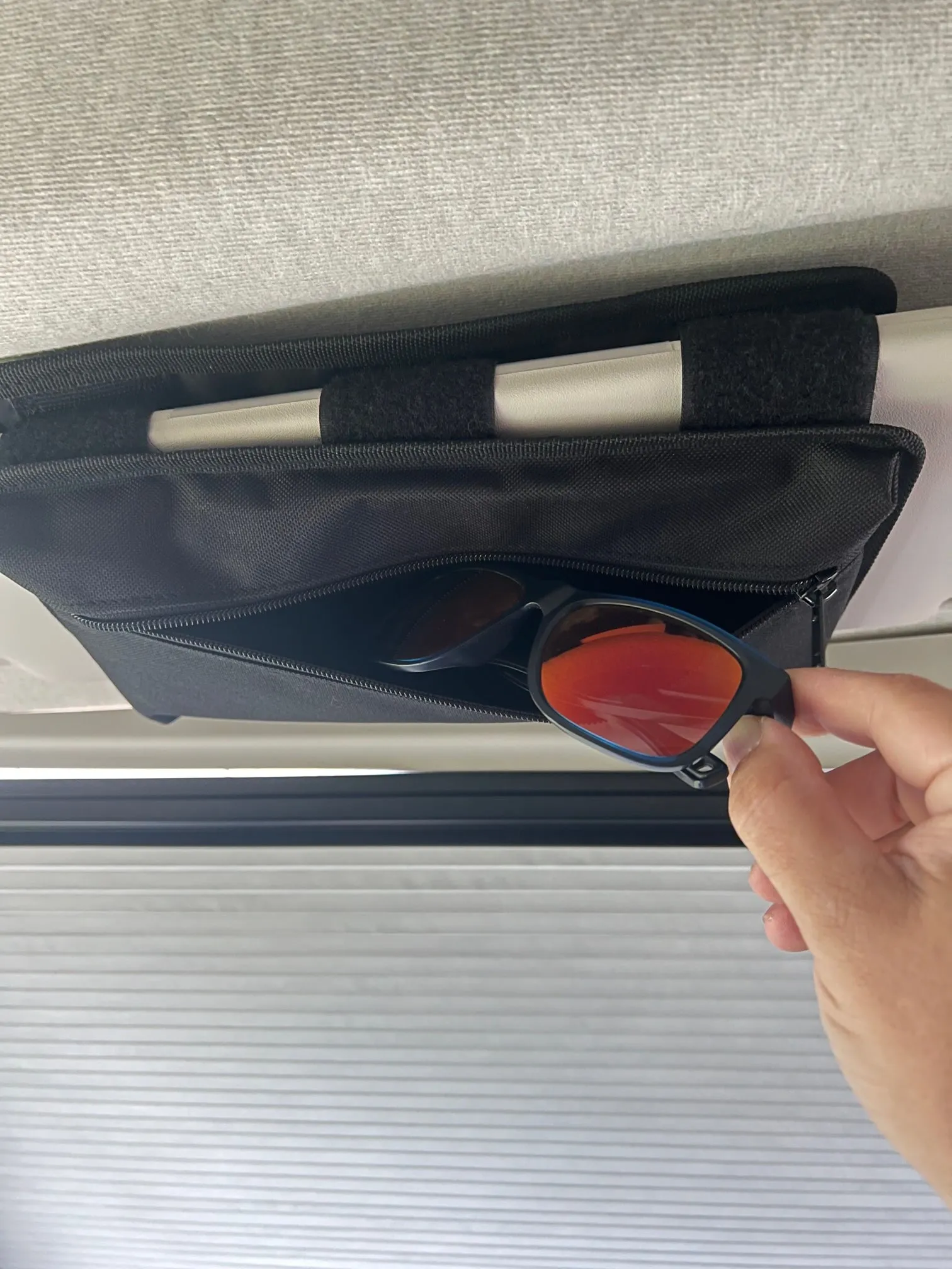 Sonnenblende Tasche / Organizer in Schwarz oder Grau