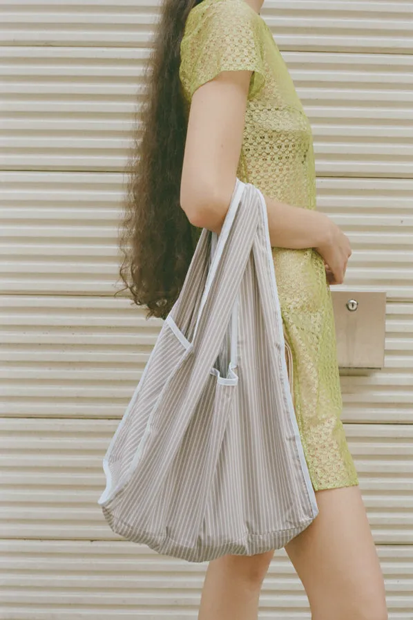 T-SHIRT BAG, TAUPE