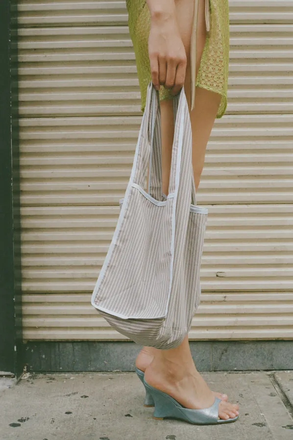 T-SHIRT BAG, TAUPE