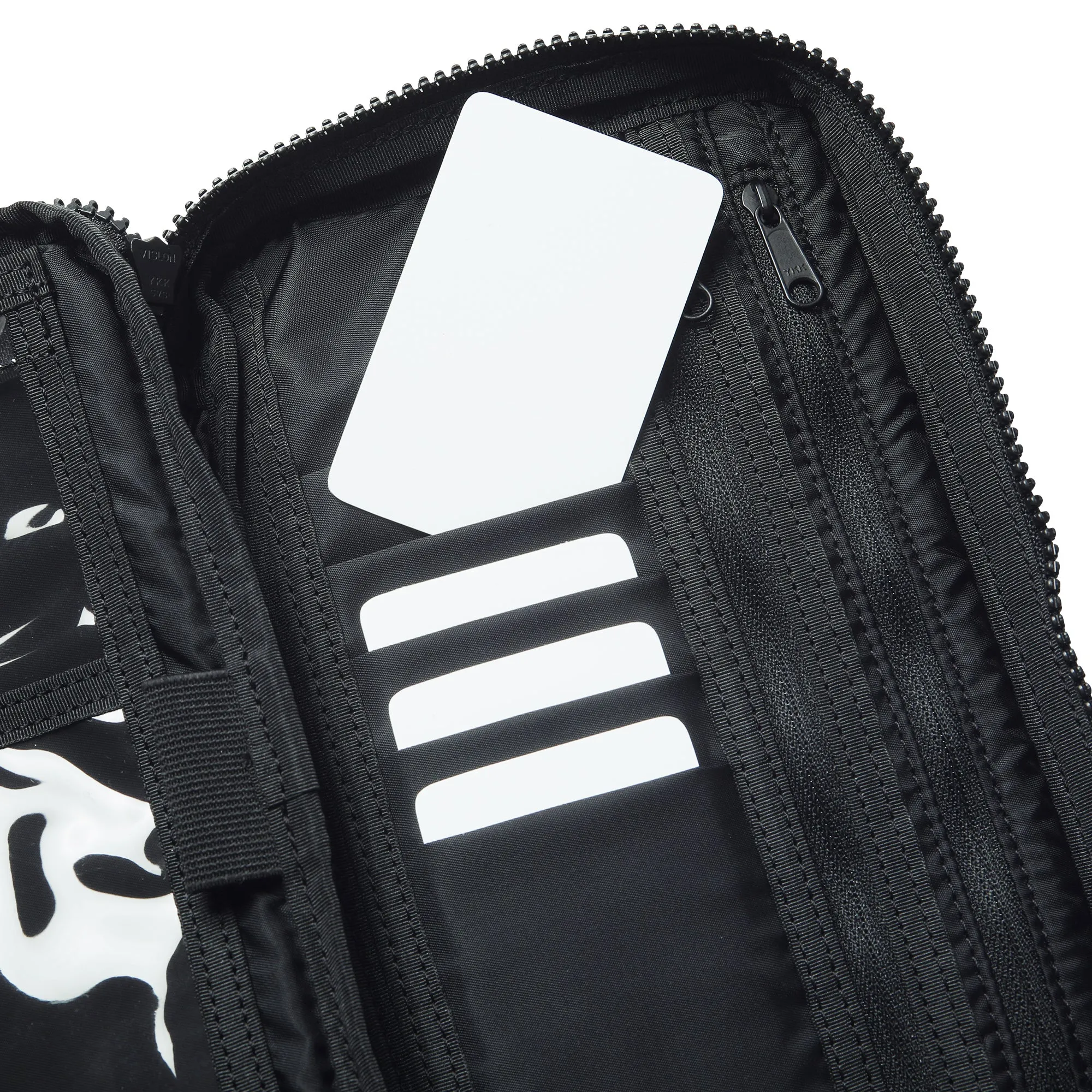 TRAVEL ORGANIZER