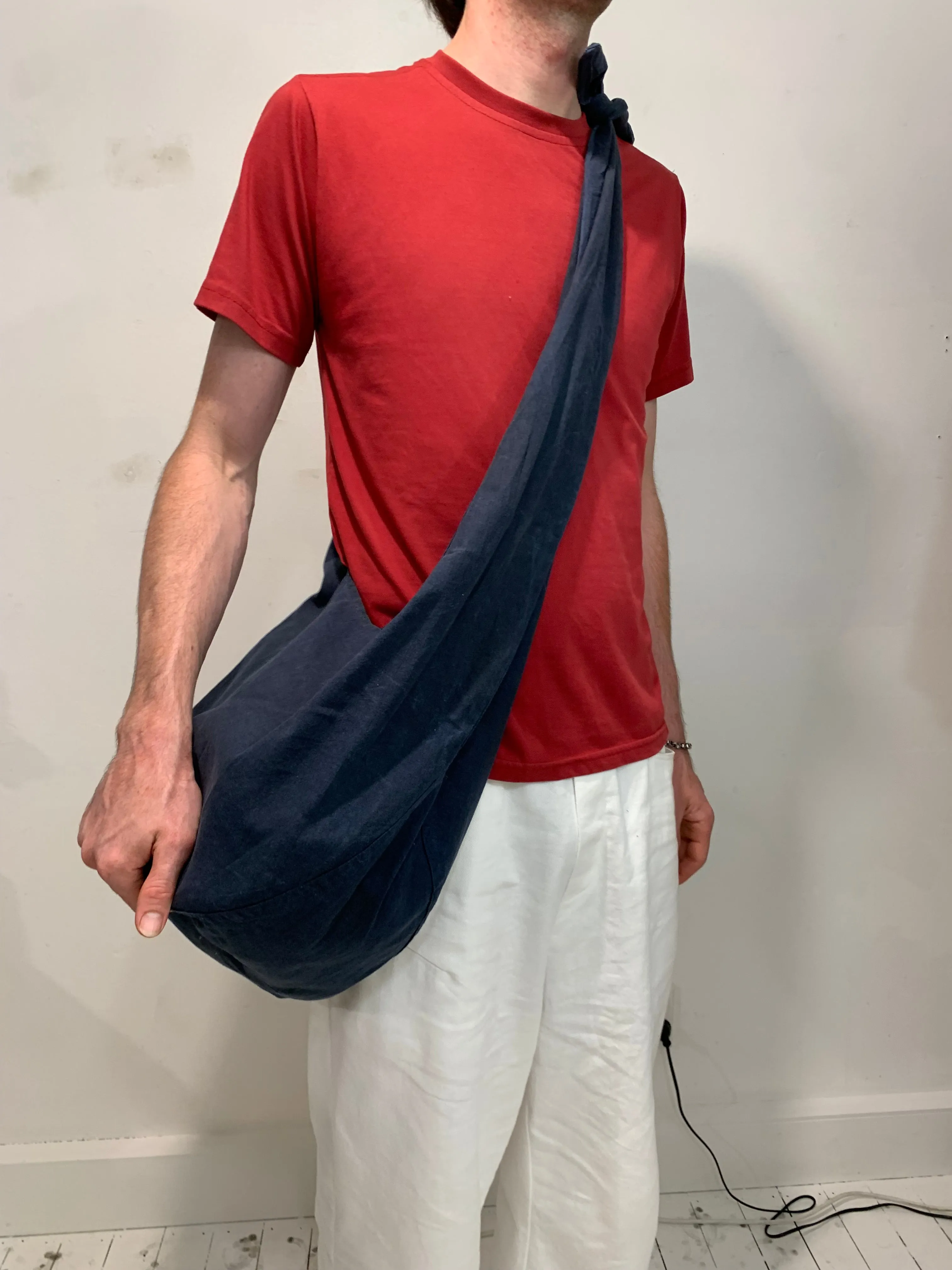 Waxed sling bag, blue