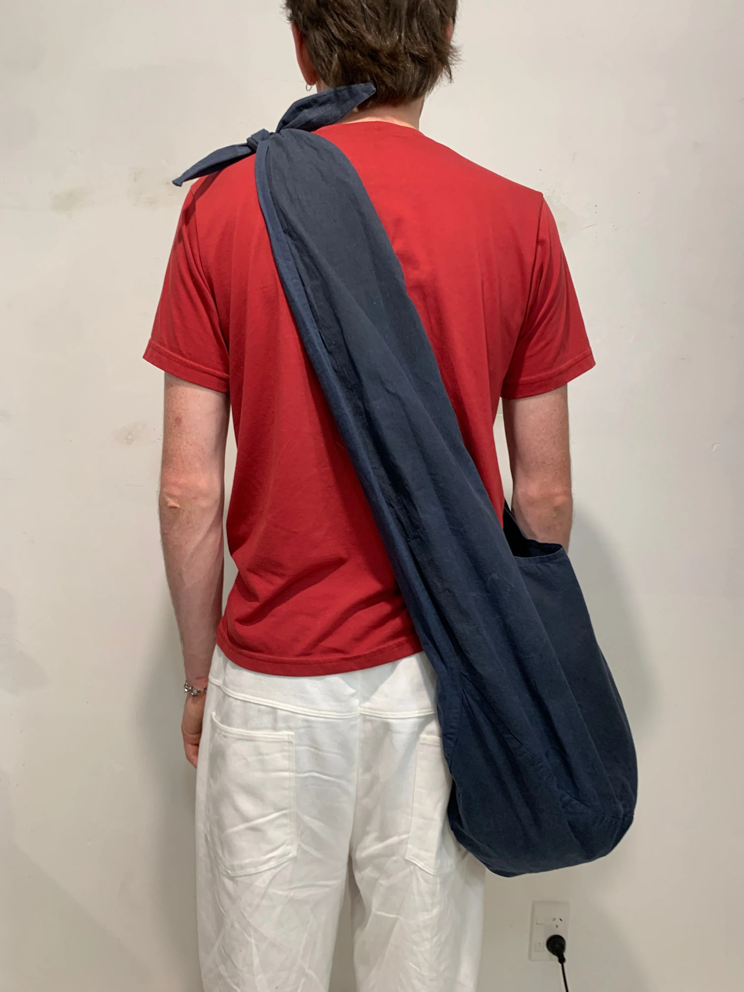 Waxed sling bag, blue
