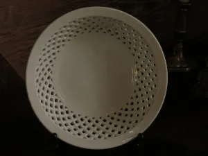 White Porcelain Strawberry Lattice Bowl