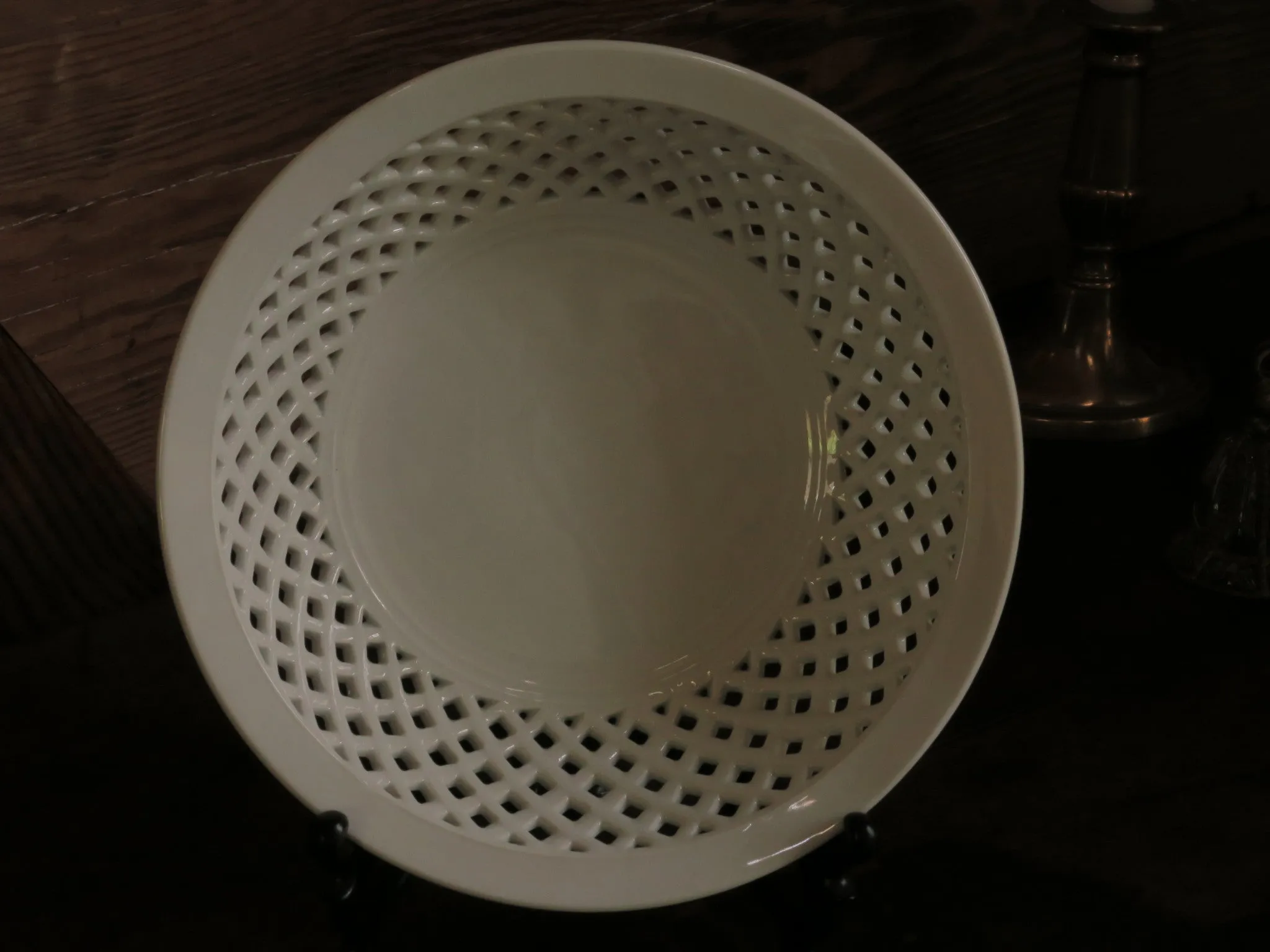 White Porcelain Strawberry Lattice Bowl